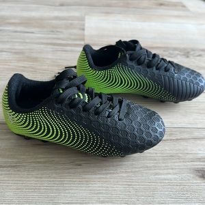 Vizari Stealth soccer cleats